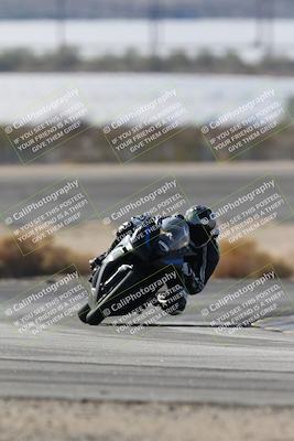 media/Nov-16-2025-Race Pace (Sun) [[8c5fa54630]]/Non Verified Riders (1st 20 Minutes)/1-Turn 14 (10am)/